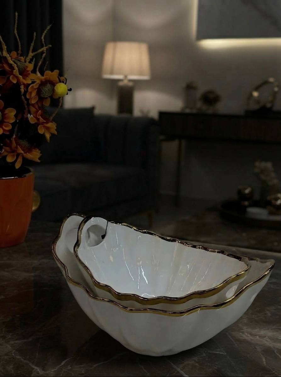 Ensemble de bols de service en céramique forme coquillage avec finition dorée