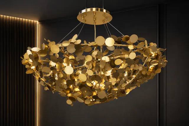Lustre suspendu à feuillage décoratif doré au style contemporain